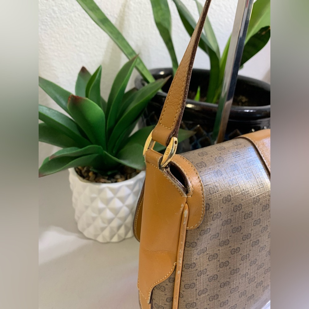 👜💕 Vintage GUCCI Crossbody Tan Leather Bag - Picture 9 of 13